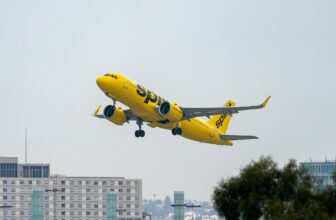 Spirit Airlines abruptly shuts down, cancels all flights