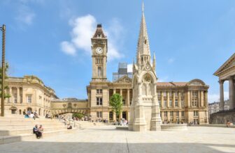 Birmingham museum to host inaugural 2027 jewellery biennial